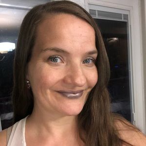 Meet your Posher, Jamile